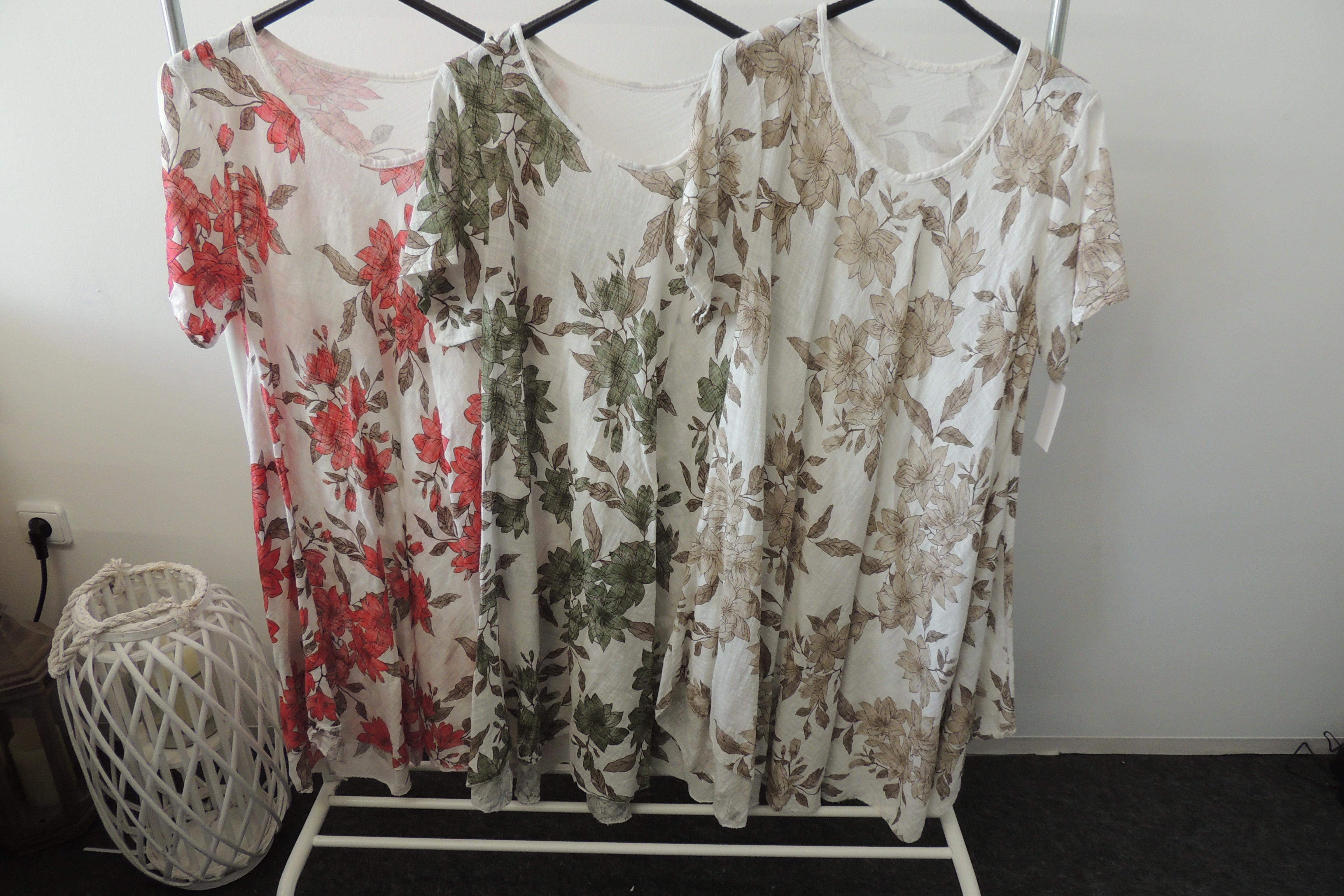 Kleid Sommerkleid Hängerchen Shirt Tunika Leinen Blume Made in Italy 46,48,kl50