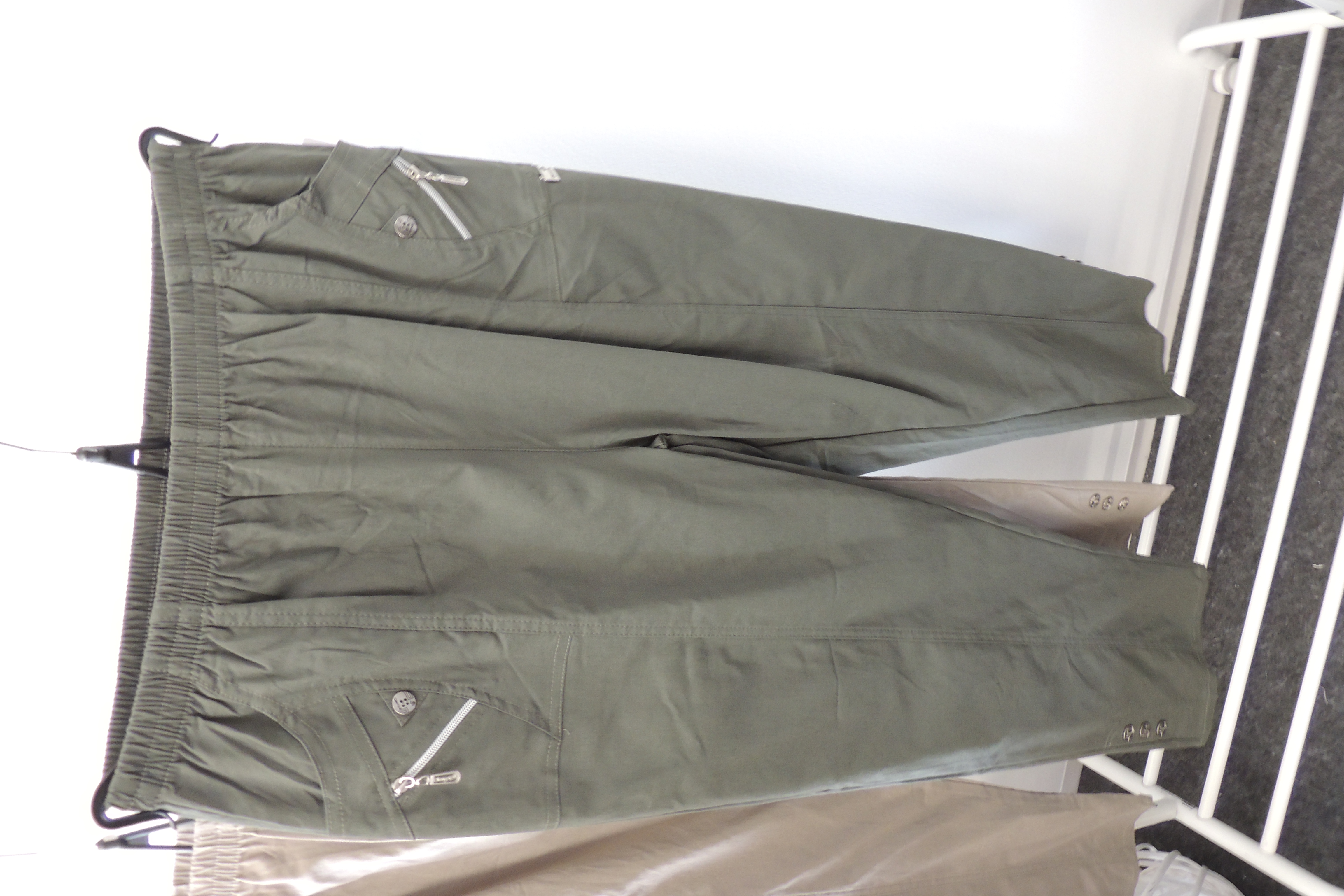 Hose Jogpant Schlupfhose Uni Knopfleiste Reißverschluß Made Italy Gr. 44,46,48