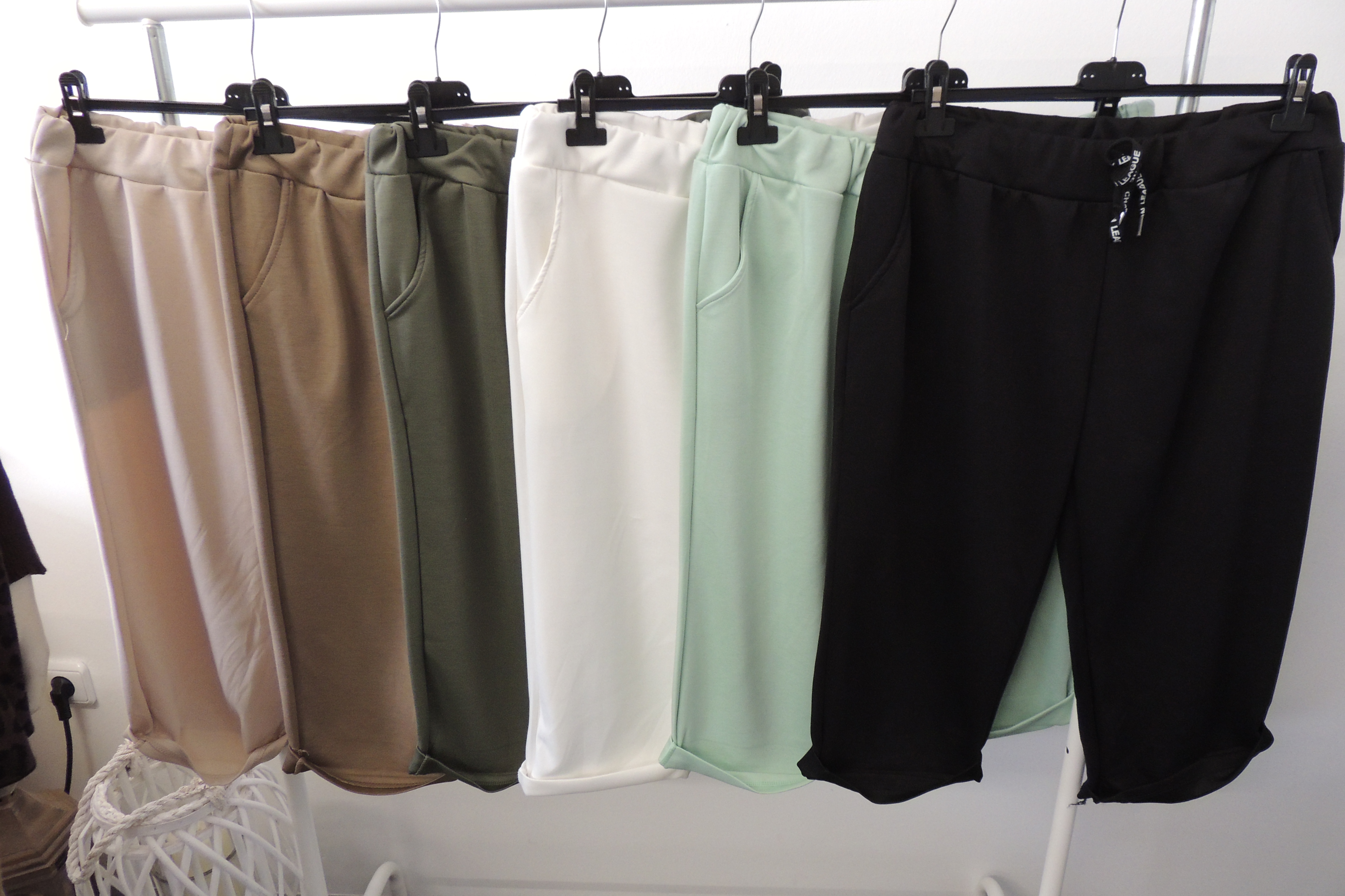 Hose Jogpant Butterstoff Softtouch Capri 3/4 Made Italy Gr. 46,48,50