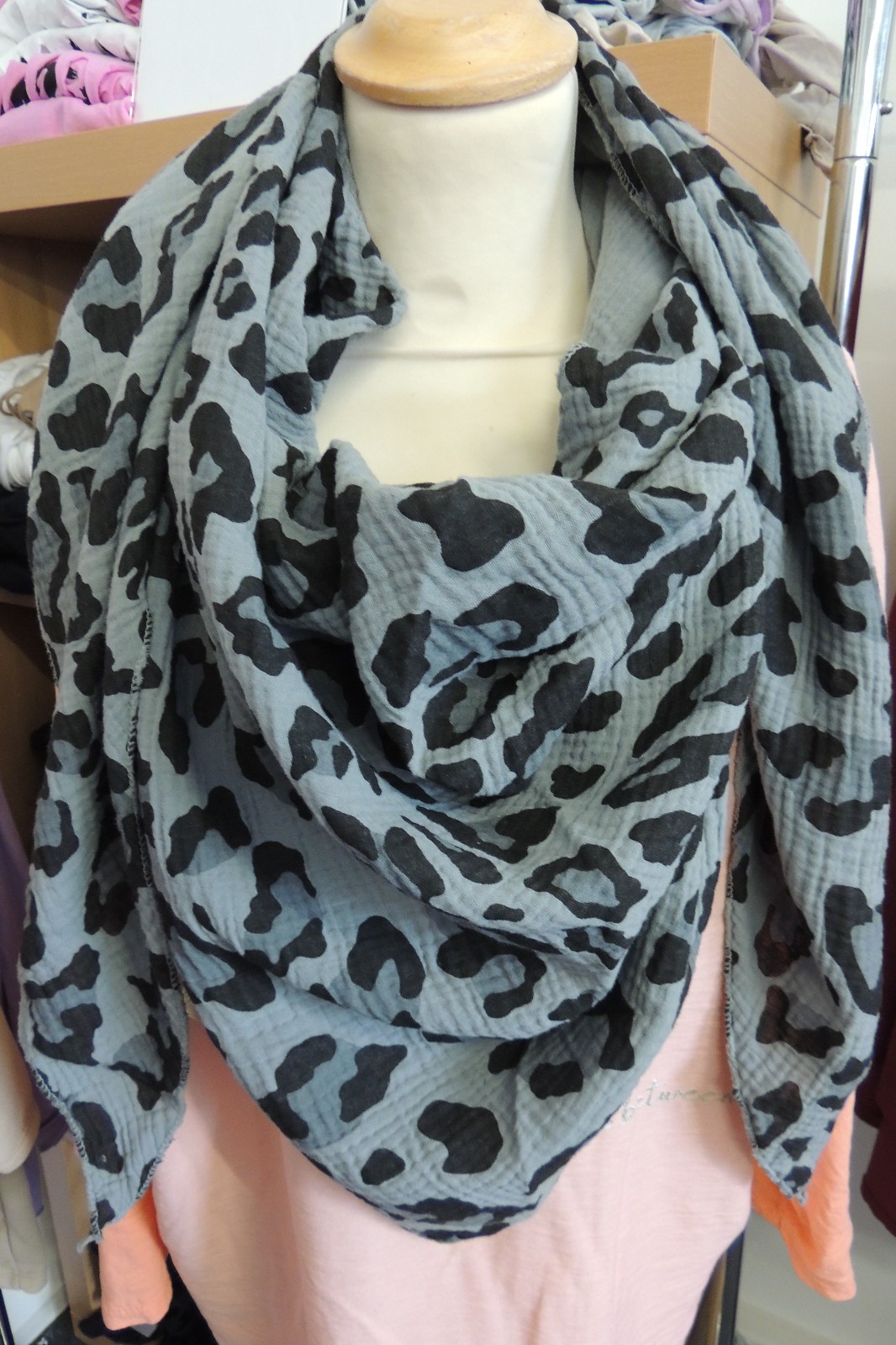 Dreieckstuch Tuch Schal Stola Damen Musselin Leo groß XXL weich Made in  Italy