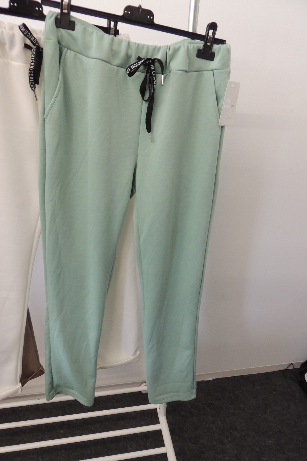 Hose Jogpant Butterstoff Softtouch super weich Made Italy Gr. 36,38,40