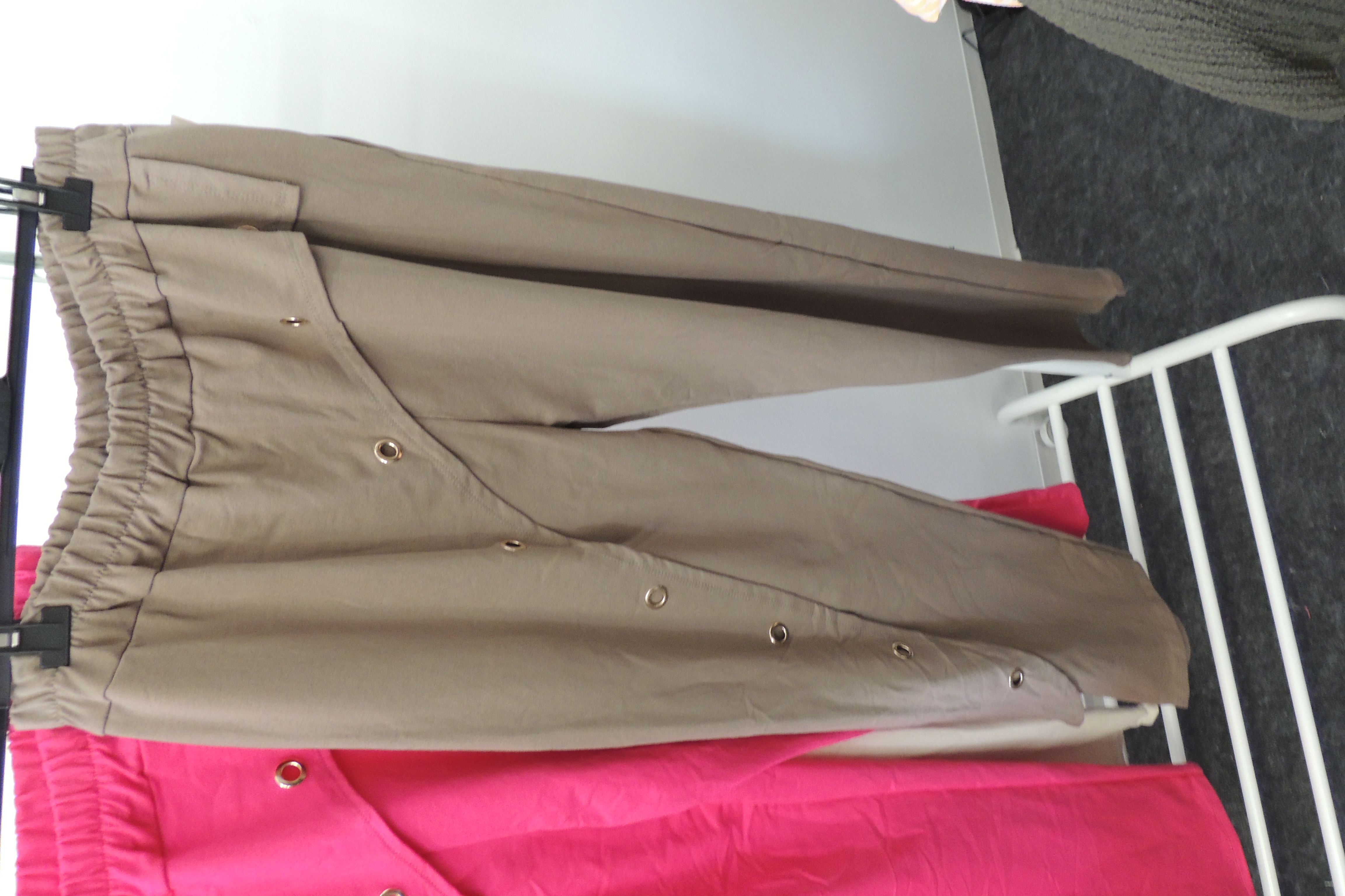 Hose Jogpant Schlupfhose Sweatstoff Niete Made Italy Gr. 46,48,50