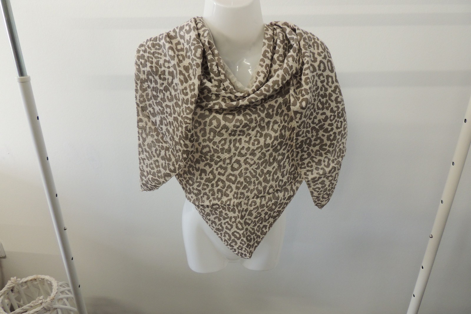 Dreieckstuch Tuch Schal Stola Damen Musselin Leo groß XXL weich Made Italy