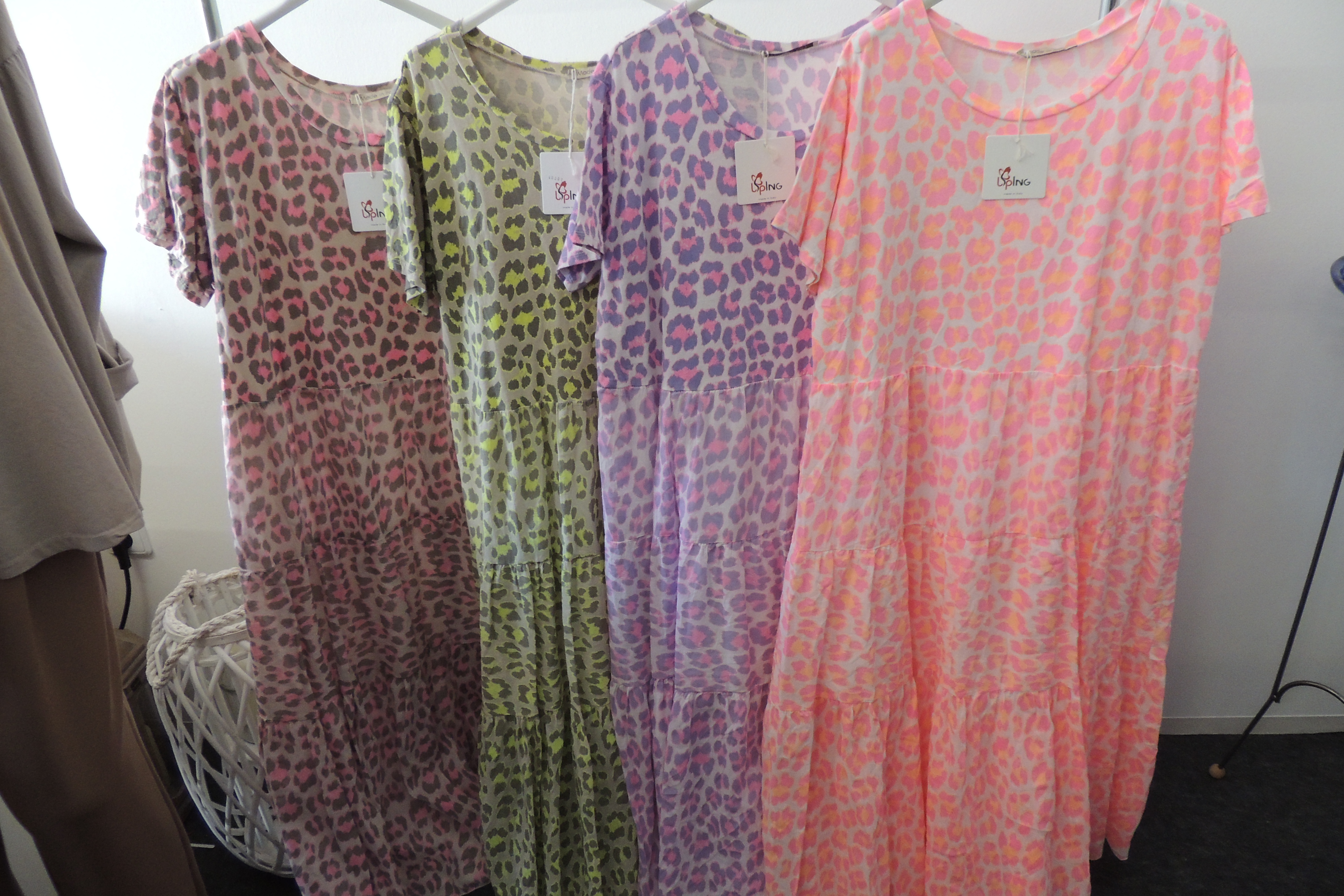 Kleid Sommerkleid Hängerchen Shirt Tunika Leo Unterrock Made in Italy44,46,kl48