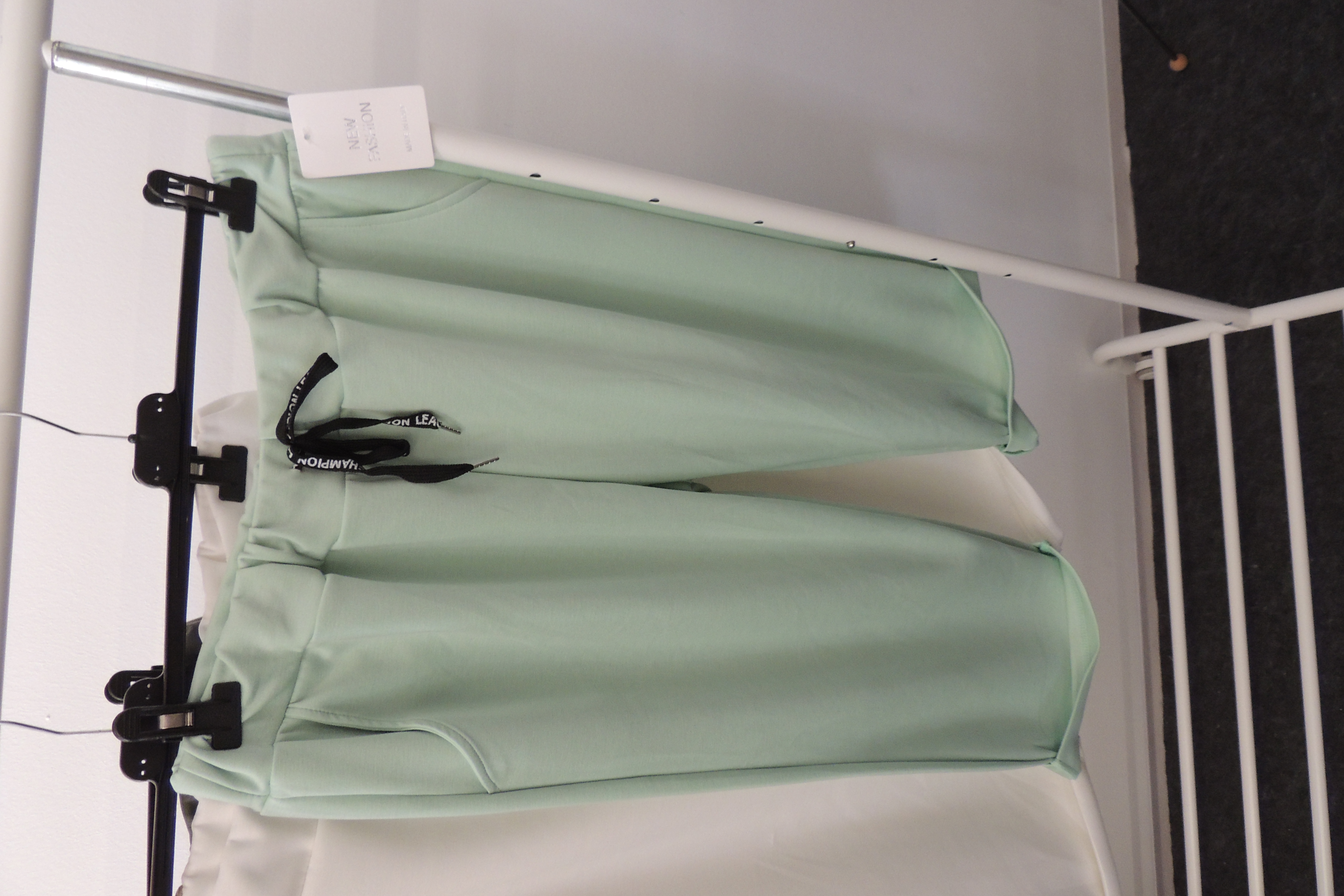 Hose Jogpant Butterstoff Softtouch Capri 3/4 Made Italy Gr. 46,48,50