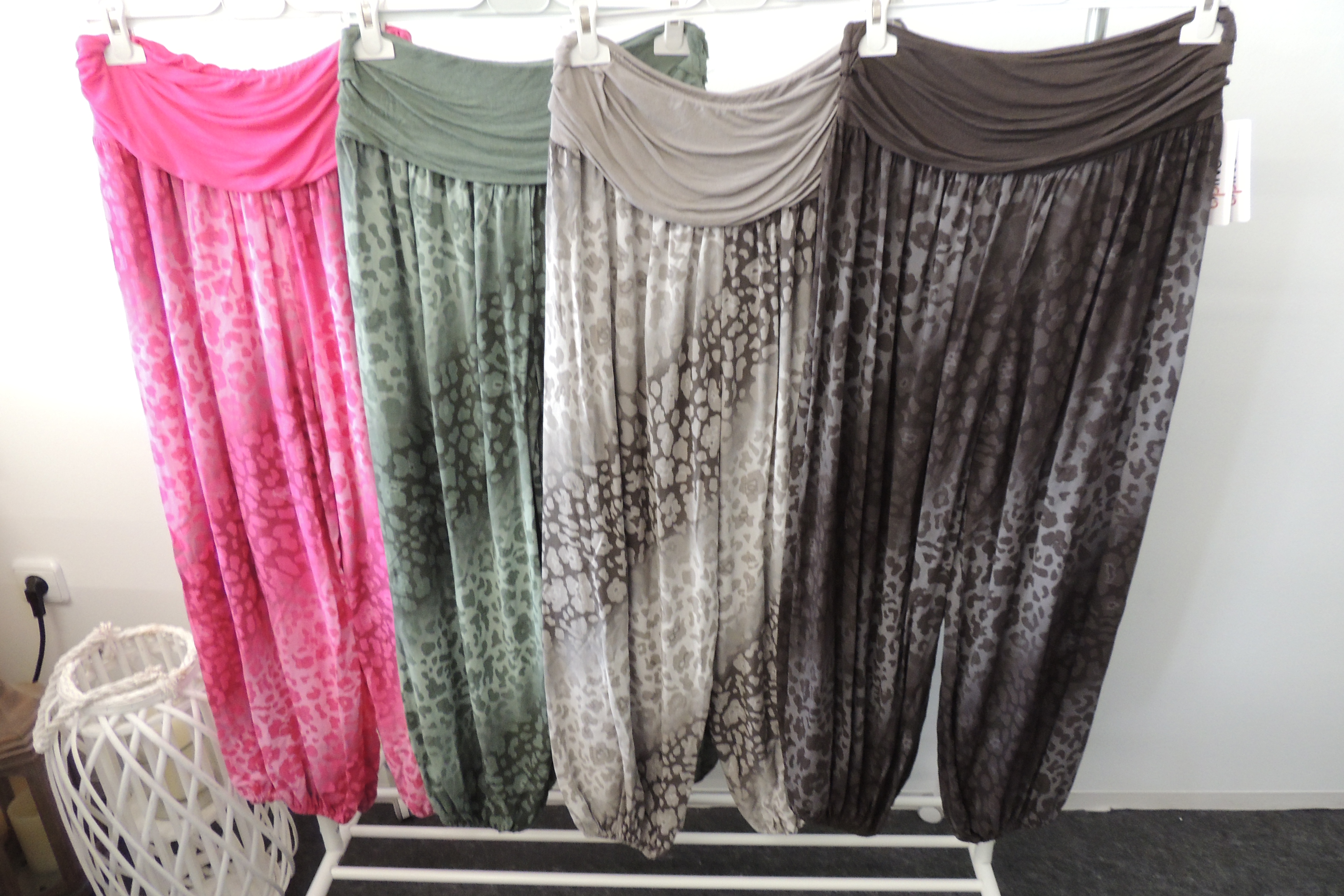 Hose Jogpant Haremshose Pumphose Tuchstoff Leo Sommer Made Italy 42,44,46